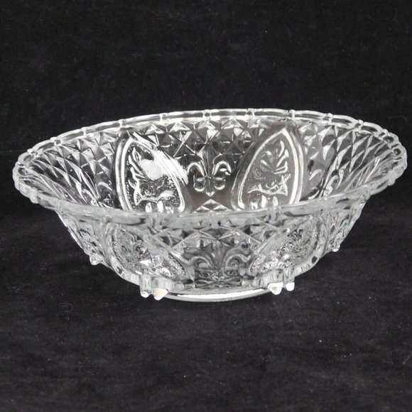 KIG Malaysia Clear Bowl Pressed Glass Heart Fleur de Lis Elegant Serving Dish - Picture 4 of 11